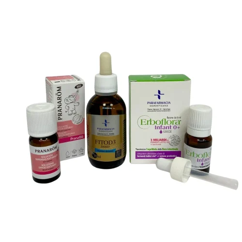 immagine di un kit per le difese immunitarie formato da due confezioni in scatola e tre bottiglie di integratori, affiancate ordinatamente.